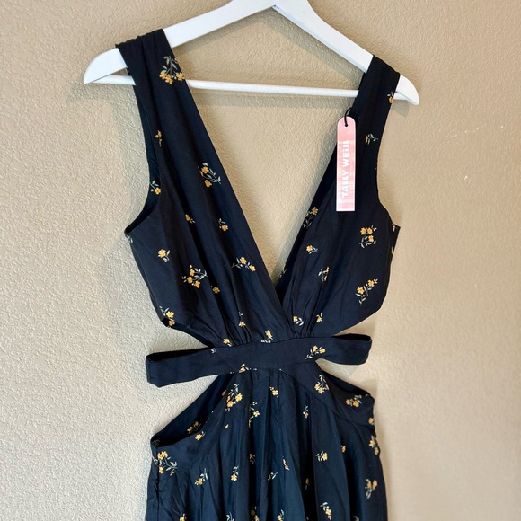 Tally Weijl Black Floral Maxi Dress NWT Size S Cutout Waist Feminine Beachy - Picture 2 of 10
